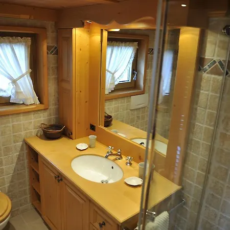 Chalet Nyati Gstaad Room photo